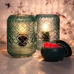Aneta Lighting pöytävalaisin Minna vihreä