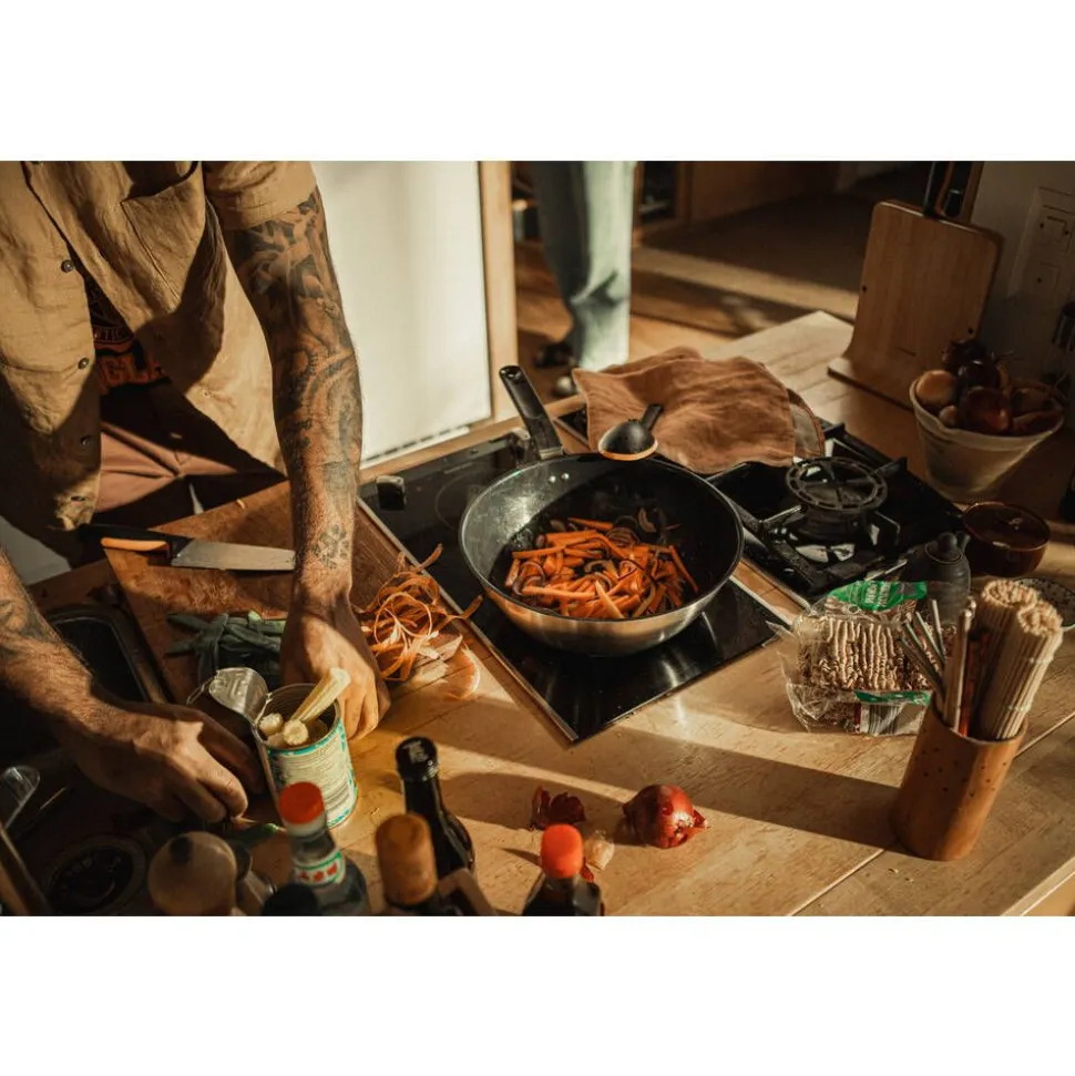 Fiskars Functional Form wokkipannu 28 cm