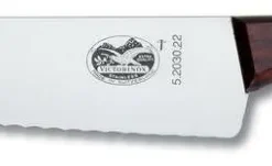Victorinox Kokkiveitsi 22 cm sahalaita puukahvalla