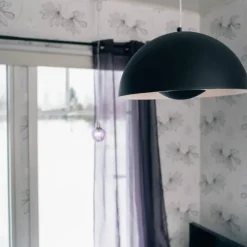 Virvatuli riippuvalaisin Cafe 2 musta/valkoinen